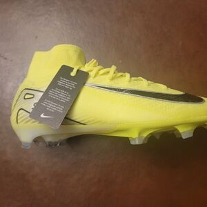 Nike Yellow and Black Athletic Shoes with Streamlined Design